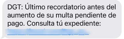 Esta imagen representa un fraude sobre un mensaje de texto que alerta
al usuario de un último recordatorio antes del aumento de una multa
pendiente.