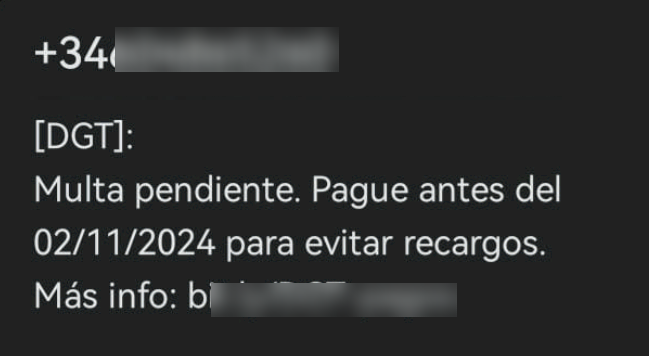 La imagen representa un ejemplo de mensaje de texto fraudulento suplantando a la DGT e informando de que el usuario tiene una multa pendiente y debe pagarla antes de una fecha determinada si quiere evitar recargos, dicho mensaje incluye un enlace fraudulento para pagar la multa.