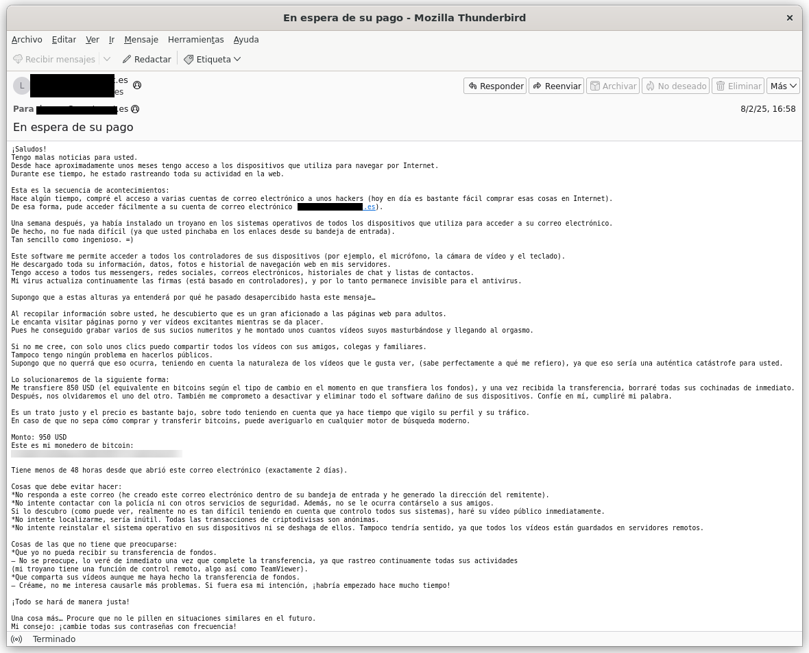 En la imagen se puede ver otro ejemplo de un correo electrónico en el que un estafador exige un pago en Bitcoins a la víctima, bajo la amenaza de compartir contenido privado con sus contactos.