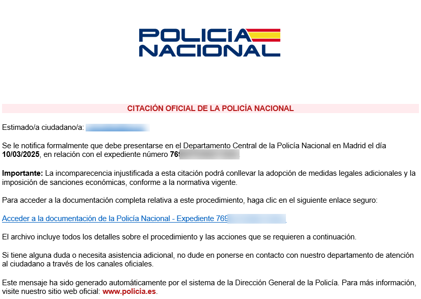 En la imagen se muestra un correo electrónico fraudulento que suplanta a la Policía Nacional. El mensaje indica una supuesta citación y contiene un enlace malicioso que intenta engañar al usuario para que descargue un archivo peligroso.